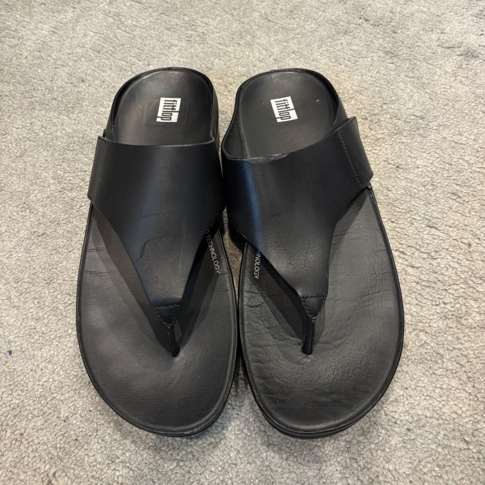 FitFlop Lulu Black Leather Toe-Post Sandals Microwobbleboard Women 10